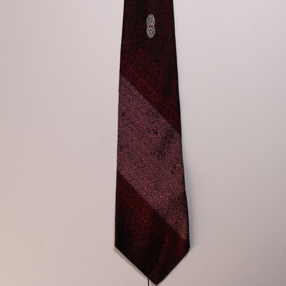 Wembley Mens Tie Red Foulard Diagonal Stripe Embroidered Vintage Classic Necktie